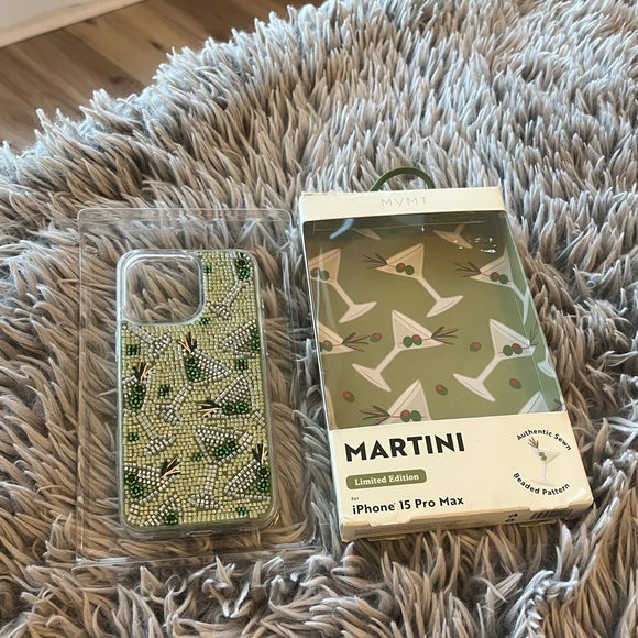 NWOB MVMT Olive Martini Beaded Case for iPhone 15 Pro Max - Picture 3 of 4